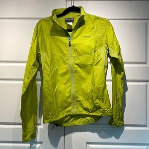 Patagonia lime green windbreaker